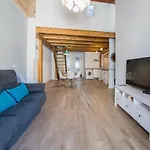 Cozy Duplex Apartment 1 Step To City Center Selfcheckin!